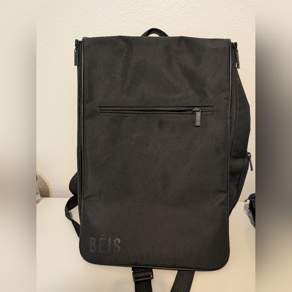 Beis Large Travel Backpack - Picture 1 of 8